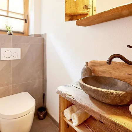 Almchalet Weberhof شقة *
