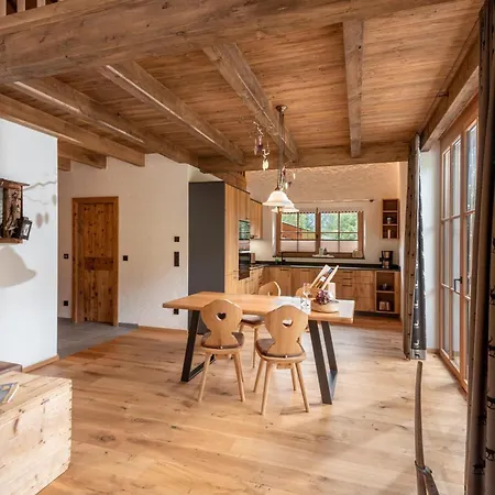 Almchalet Weberhof شقة